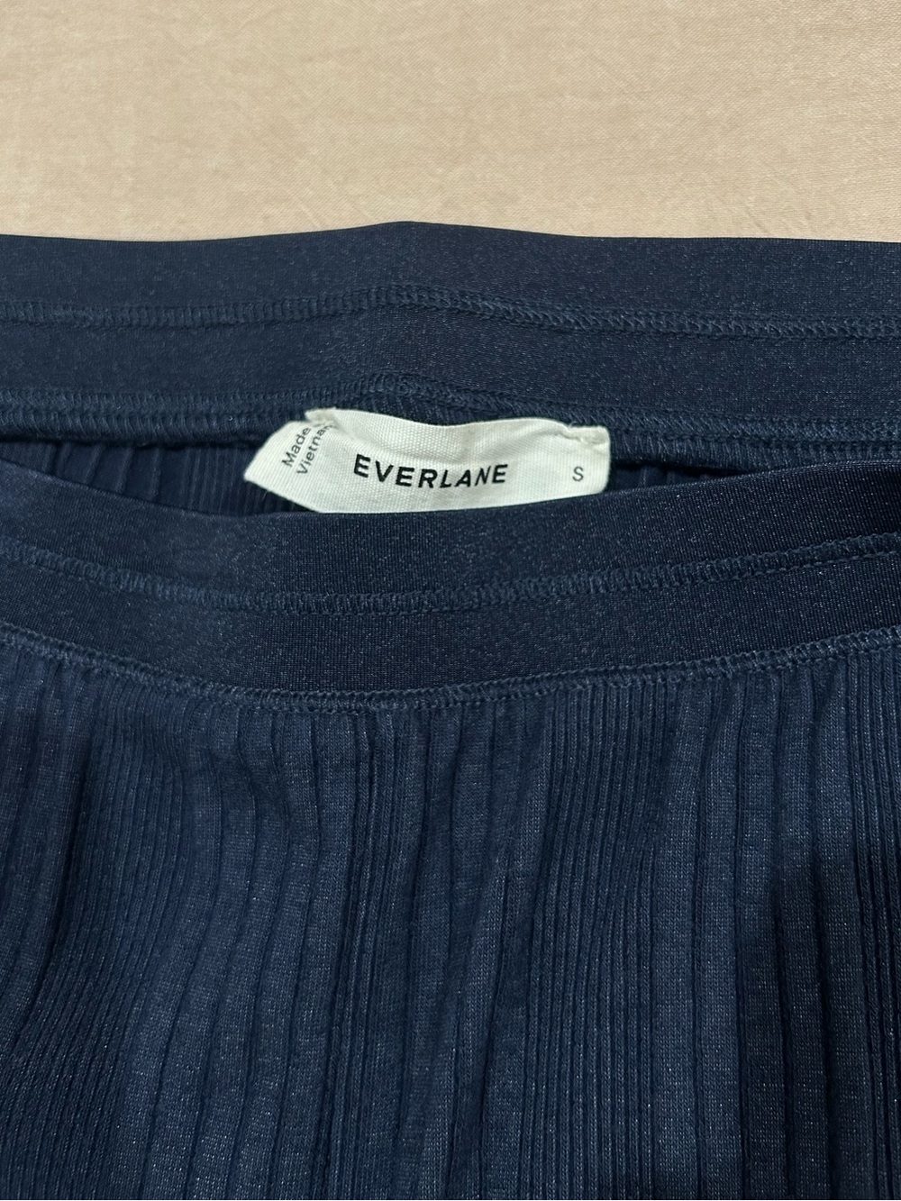 Everlane Lounge Rib Pant - Picture 8 of 9